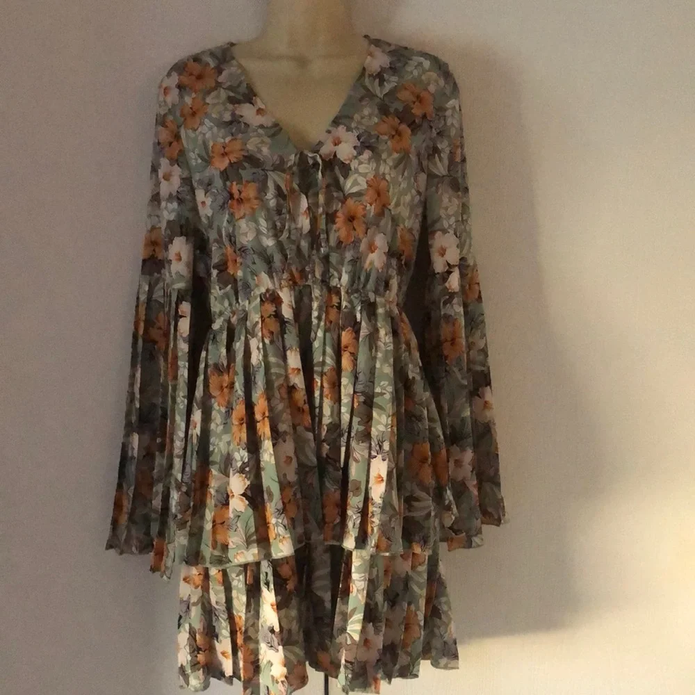 Woman’s fall Floral office siren pleated multi Colored Tiered dress - Picture 5 of 12
